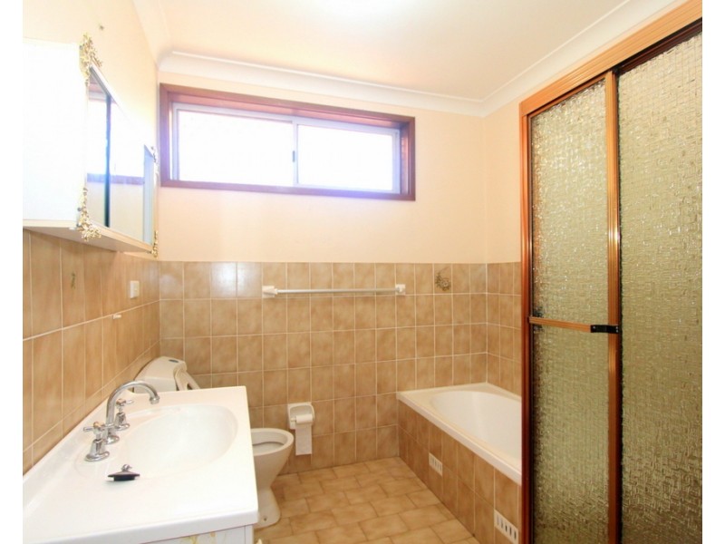 2/32   Clevedon Road, Hurstville NSW 2220