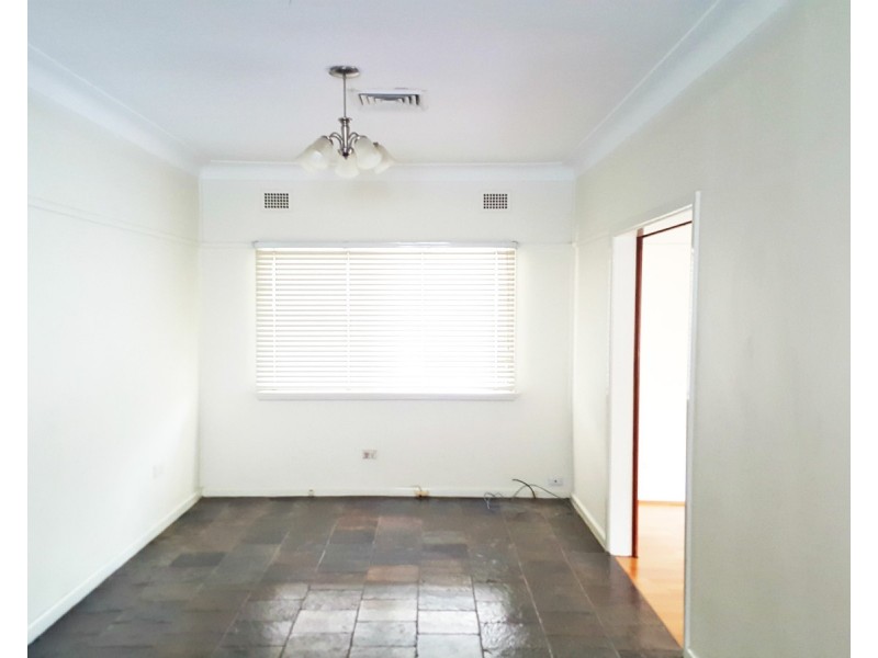 7 Lyon Avenue, Punchbowl NSW 2196