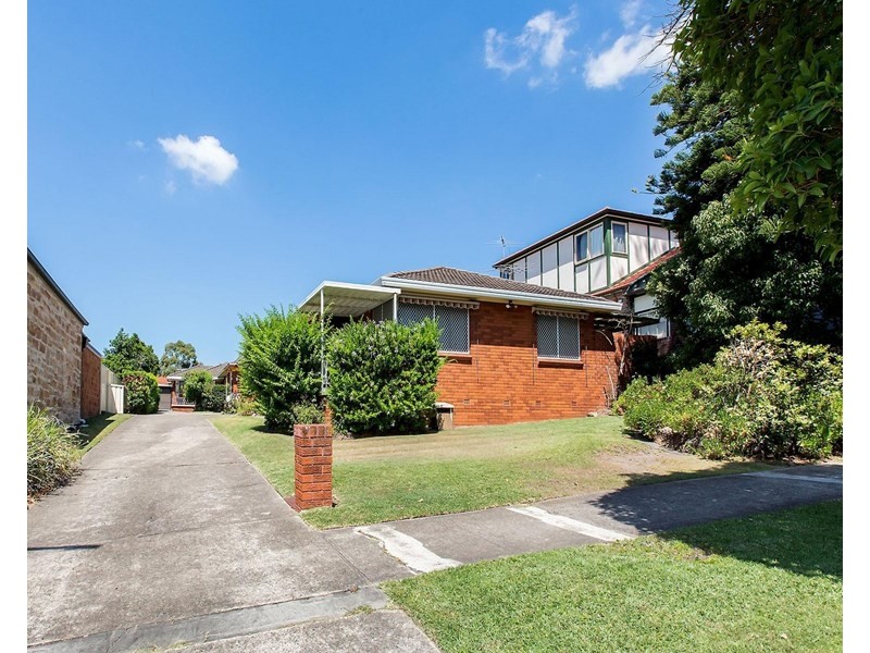 1/73 Connemarra Street, Bexley NSW 2207