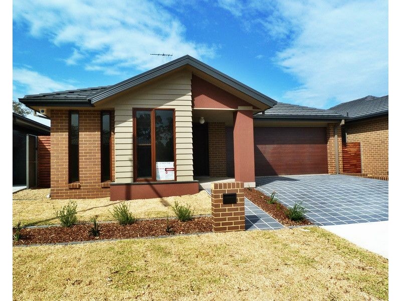 26 Stringybark Road, Ropes Crossing NSW 2760