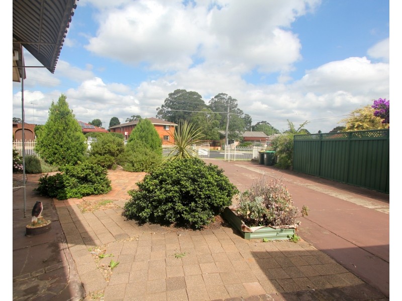 22 Trafalgar Street, Glenfield NSW 2167