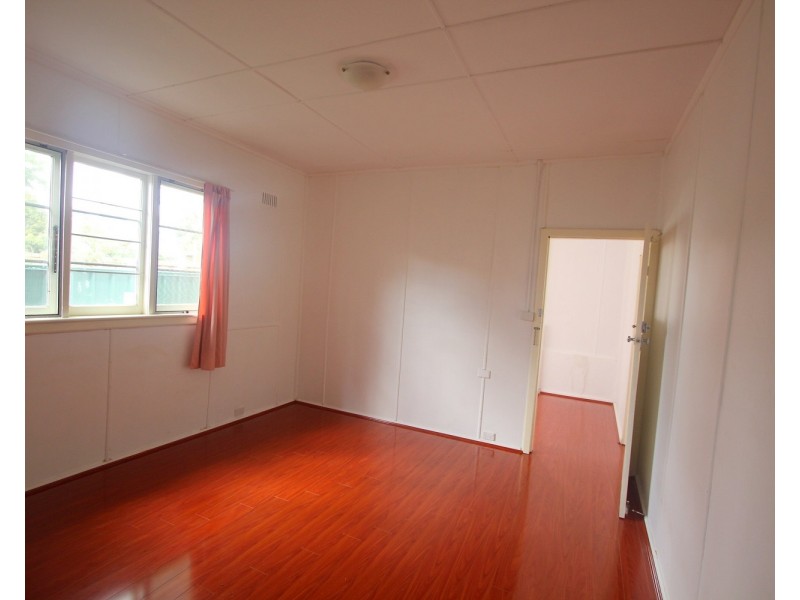 22 Trafalgar Street, Glenfield NSW 2167