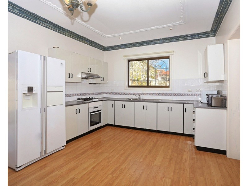 18 Low Street, Hurstville NSW 2220