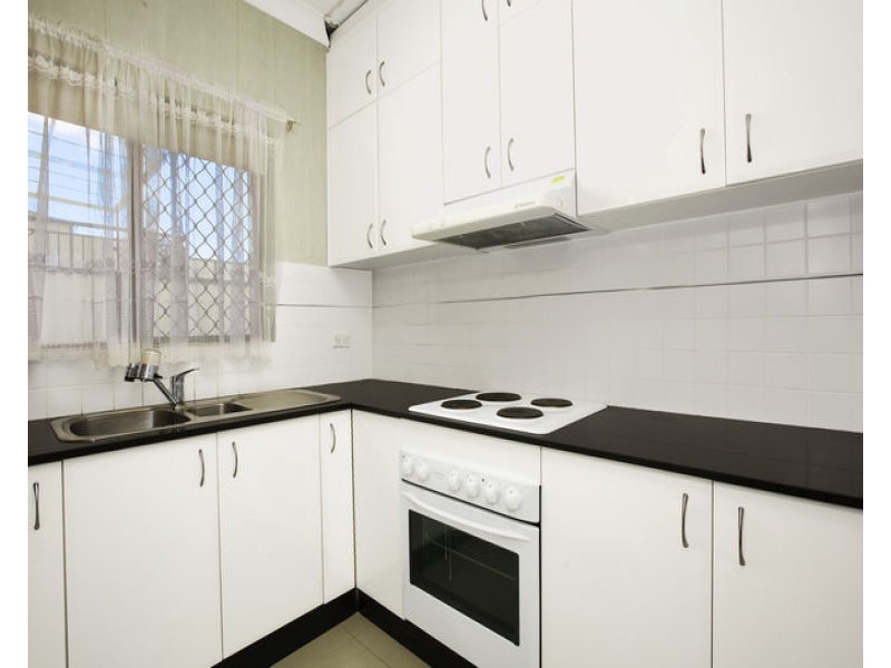 2/43 Clevedon Road, Hurstville NSW 2220