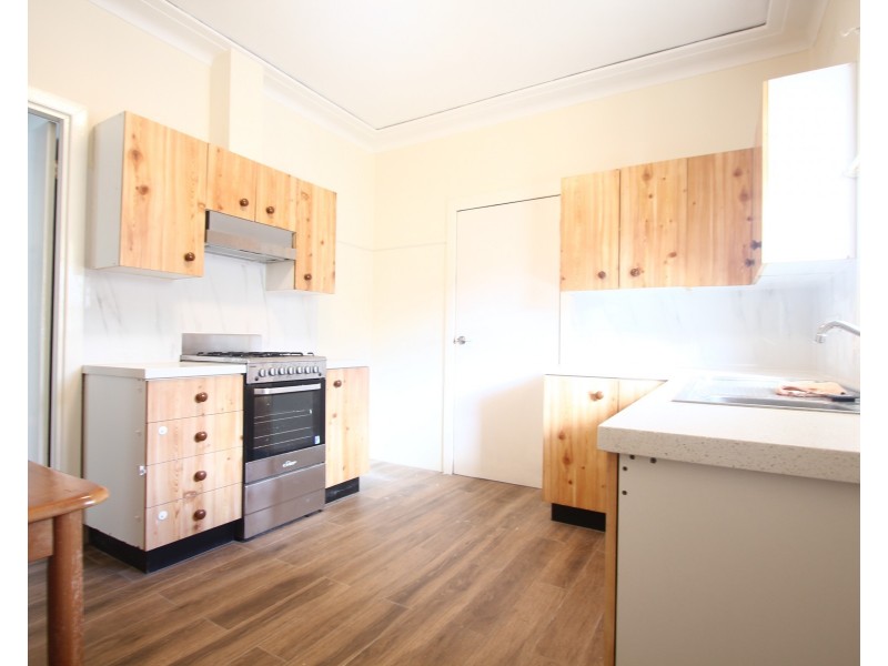 2 Glenella Ave, Beverly Hills NSW 2209