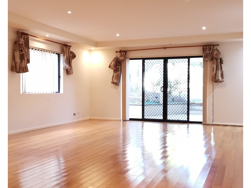 15 Barry Ave, Mortdale NSW 2223