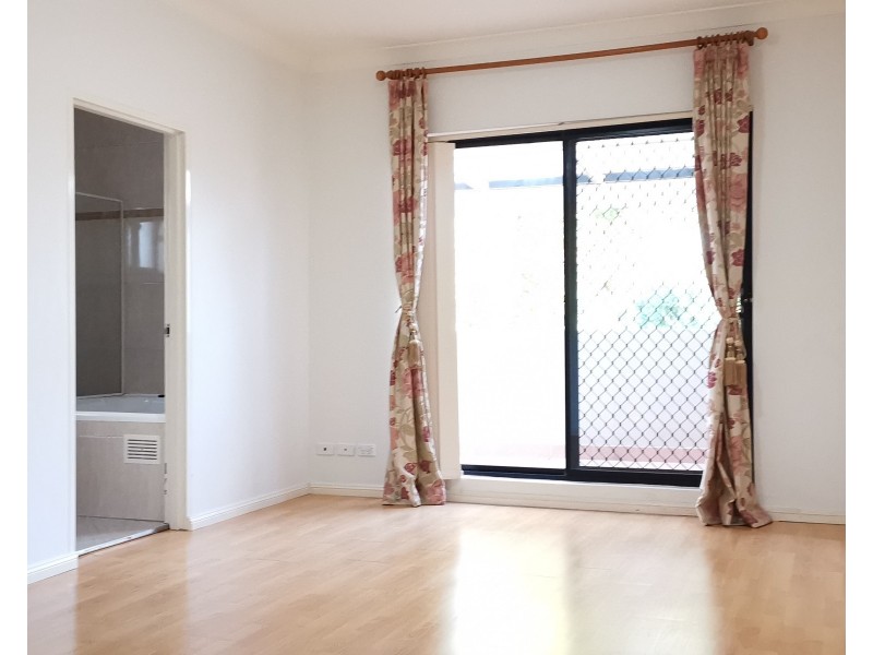 15 Barry Ave, Mortdale NSW 2223