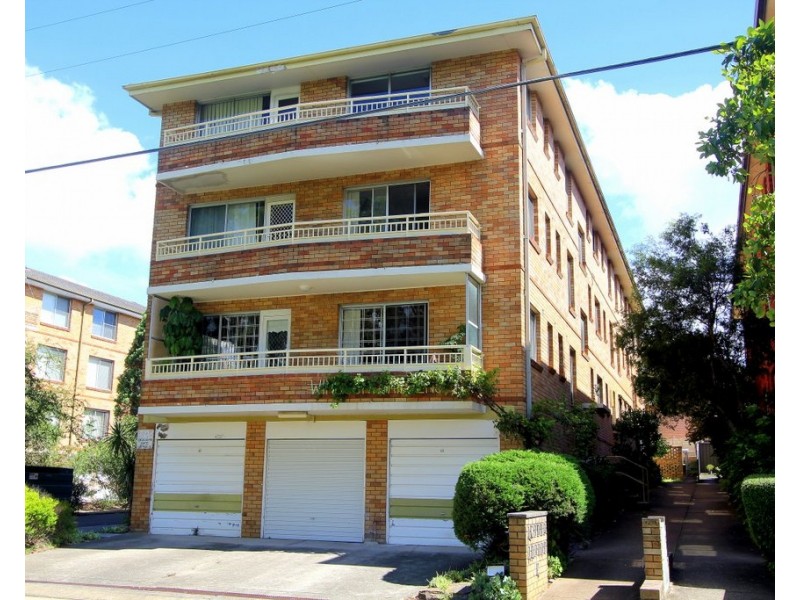 8/27 Cambridge Street, Penshurst NSW 2222