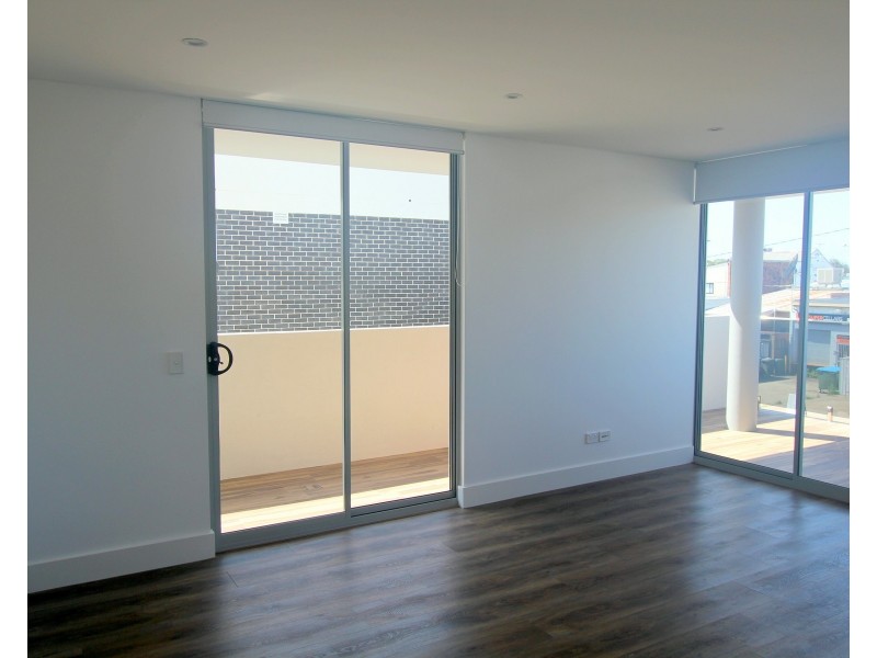 2/8  Hampden Street, Beverly Hills NSW 2209