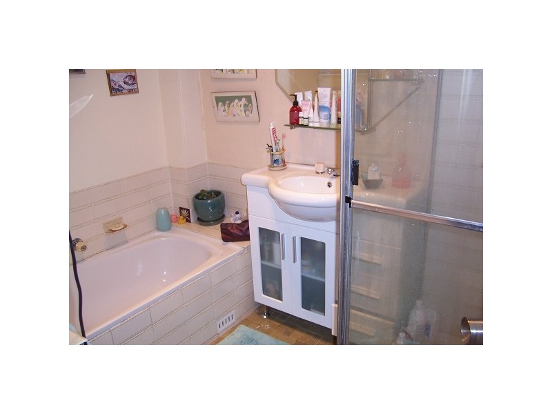 131 Oak Road, Kirrawee NSW 2232