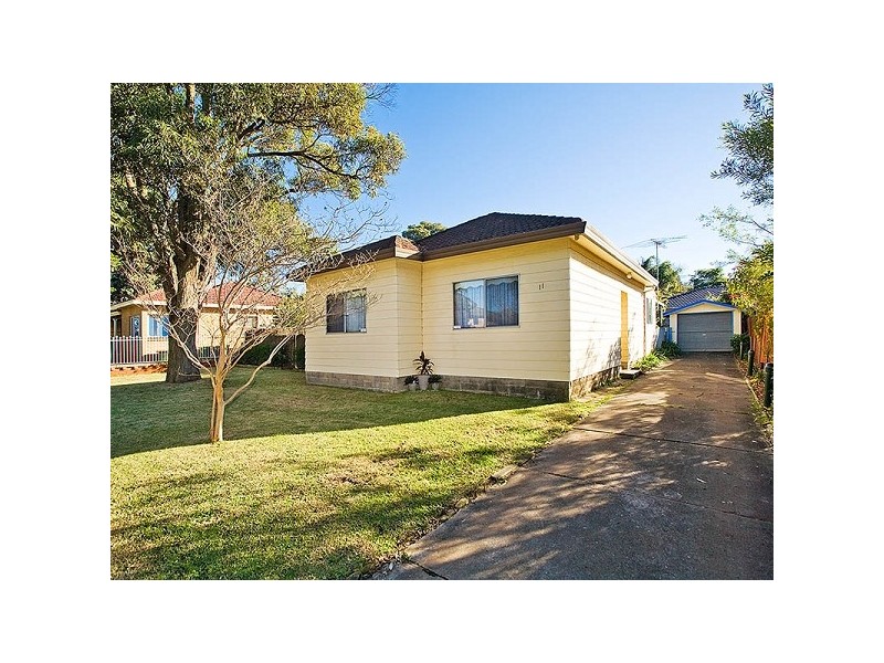 11 Minerva Street, Kirrawee NSW 2232