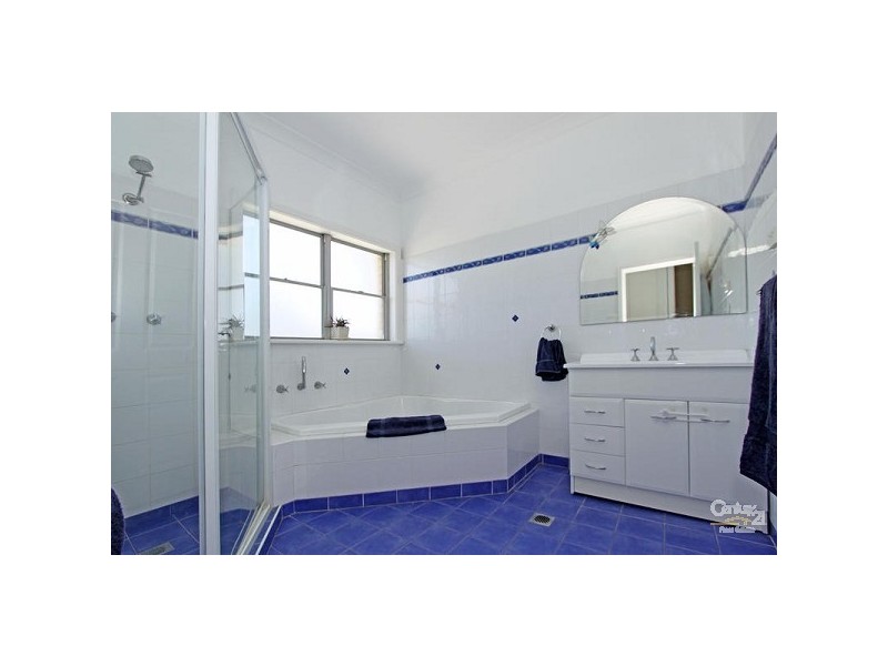4 Kaloona Place, Kirrawee NSW 2232