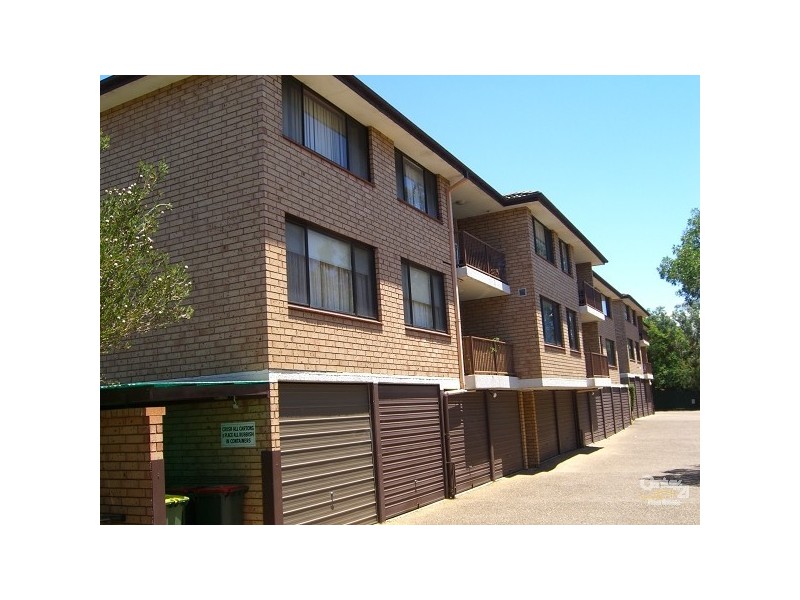 18/125 Oak Road, Kirrawee NSW 2232