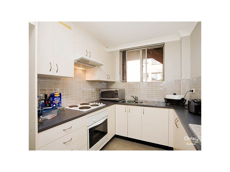 9/4 Railway Cres, Jannali NSW 2226