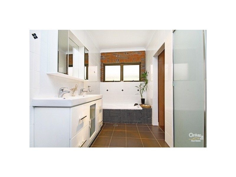 27 Queanbeyan Avenue, Miranda NSW 2228