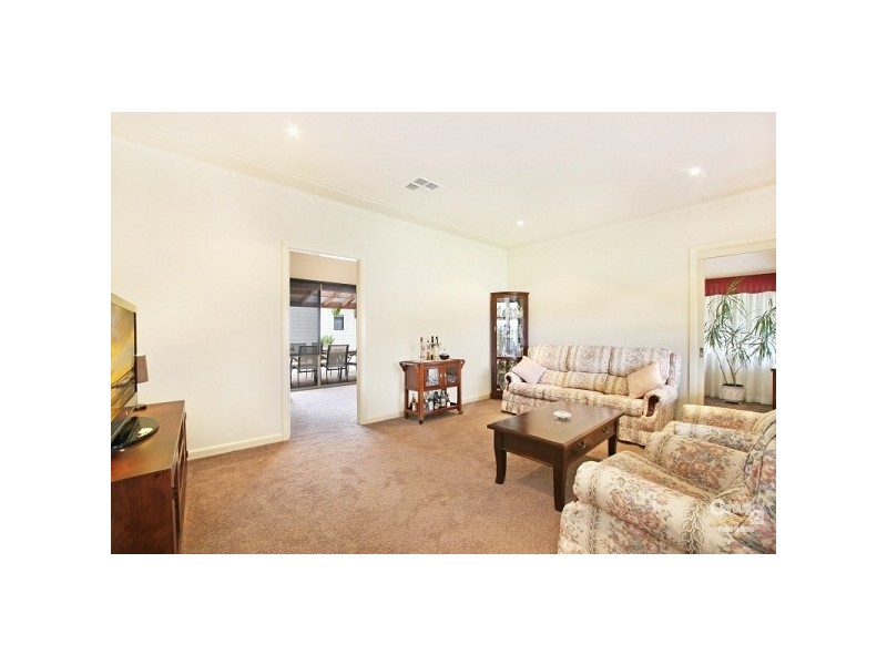 11 Kirrawee Avenue, Kirrawee NSW 2232