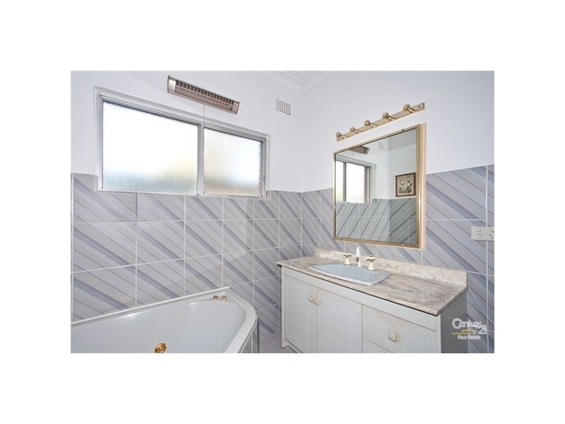2 Putland Close, Kirrawee NSW 2232