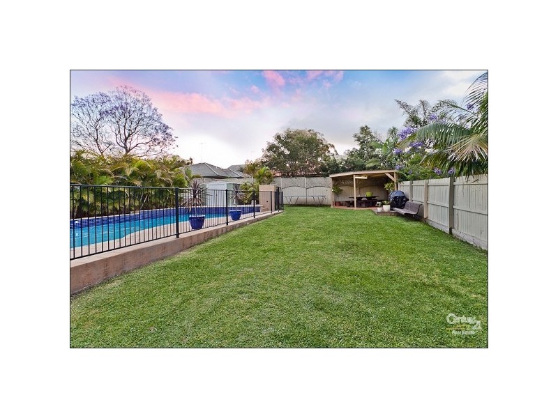 7 Lowana Avenue, Kirrawee NSW 2232