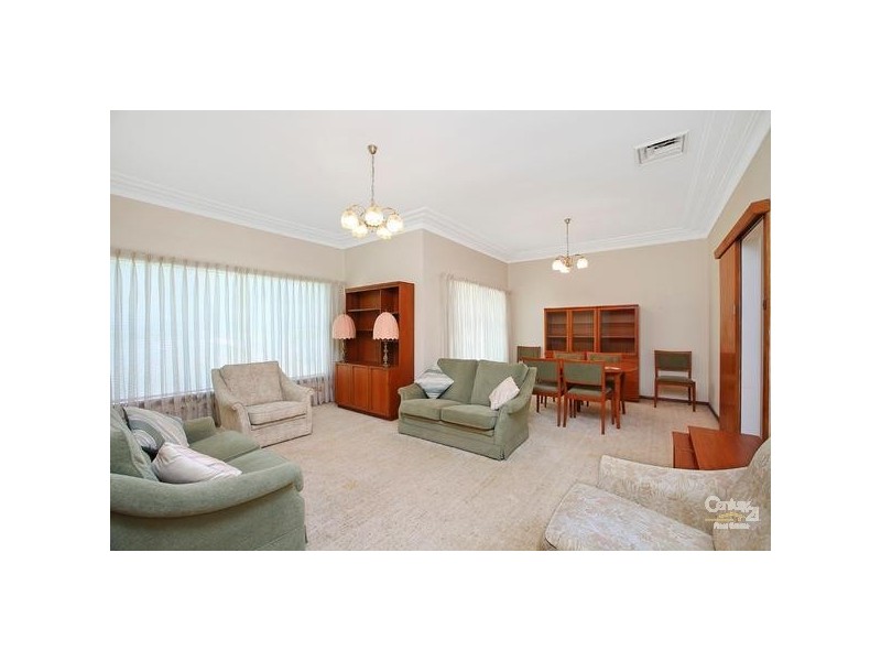 23 Wolstenholme Ave, Gymea NSW 2227