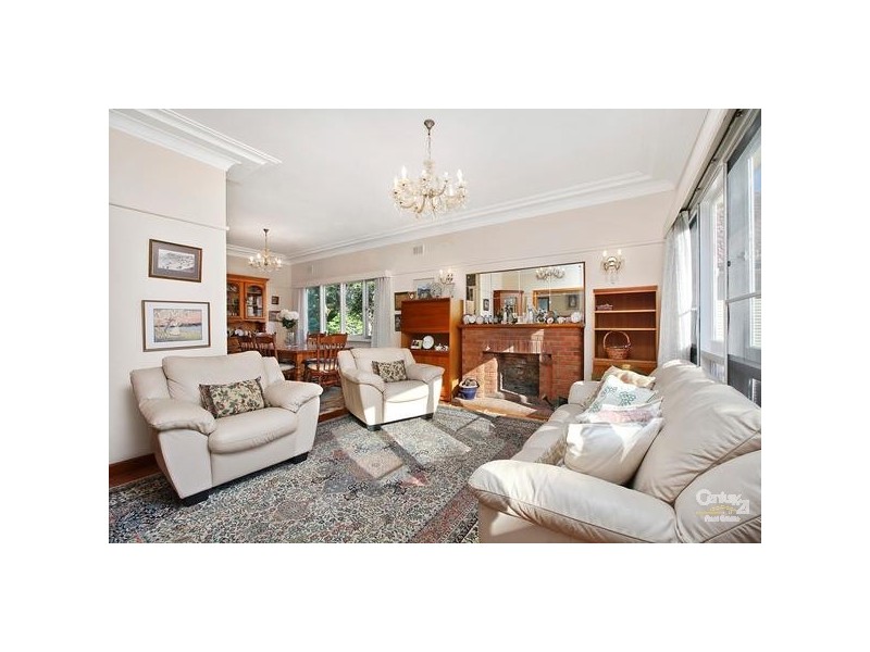 215 Gymea Bay Road, Gymea Bay NSW 2227