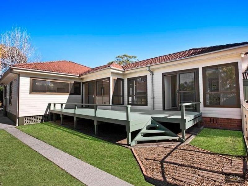 7 Durbar Avenue, Kirrawee NSW 2232