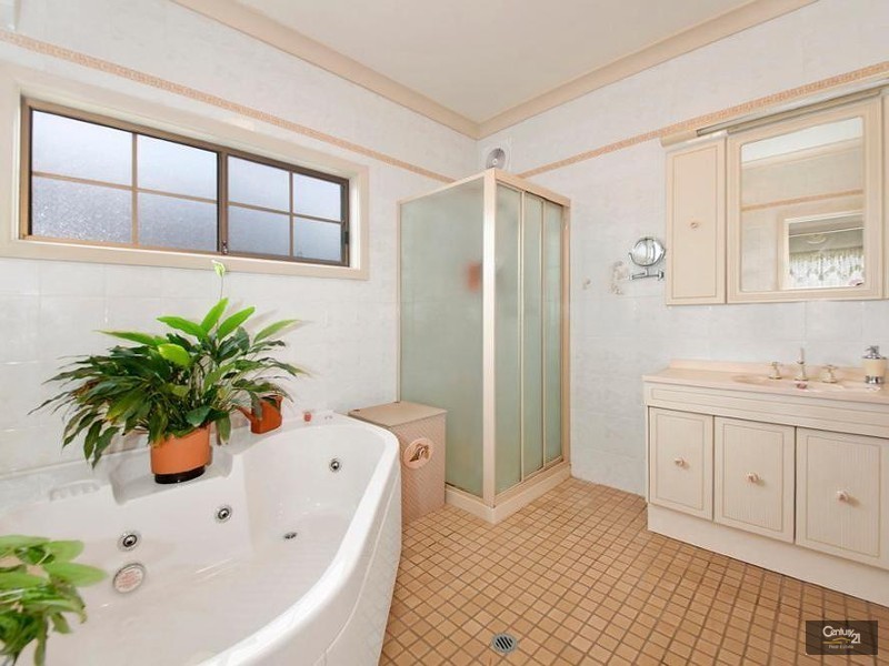 11 Kalkada Avenue, Gymea Bay NSW 2227