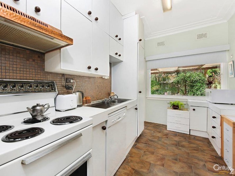 275 Gymea Bay Road, Gymea Bay NSW 2227