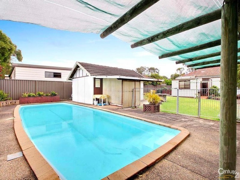 18 Durbar Avenue, Kirrawee NSW 2232