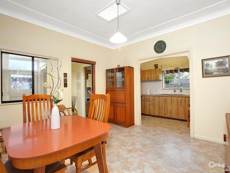 18 Durbar Avenue, Kirrawee NSW 2232