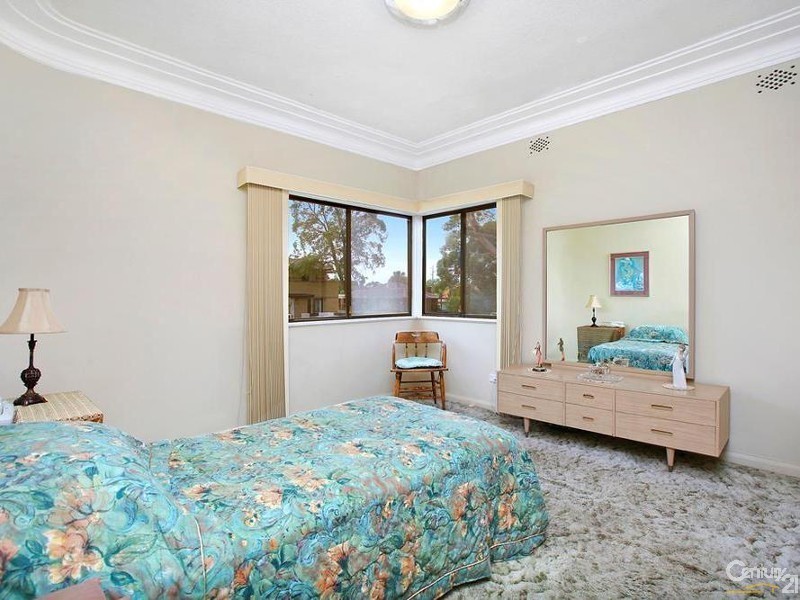 18 Durbar Avenue, Kirrawee NSW 2232