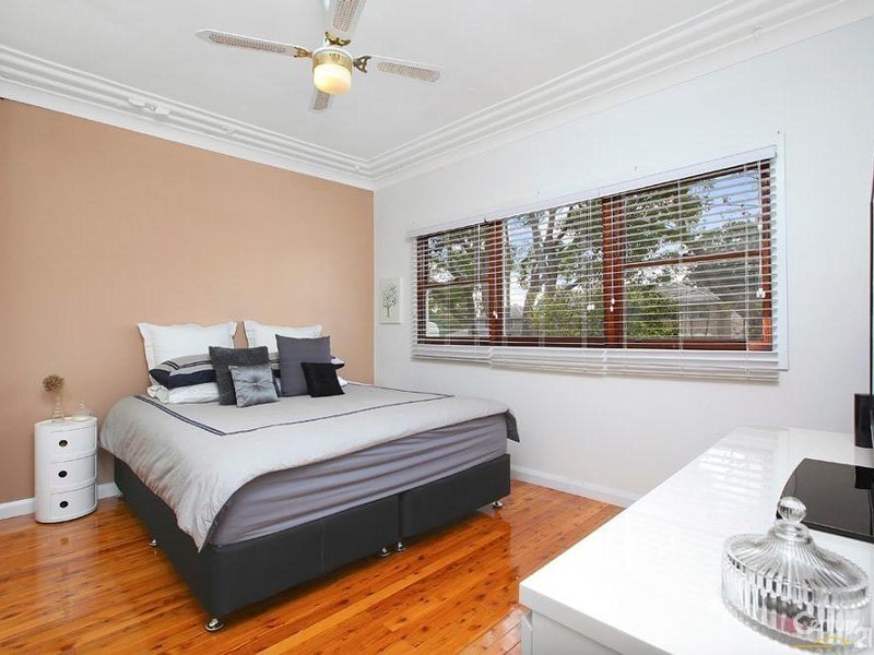 8 Paddison Avenue, Gymea NSW 2227