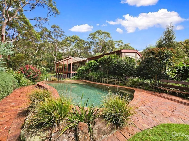 8 Tea Tree Place, Kirrawee NSW 2232