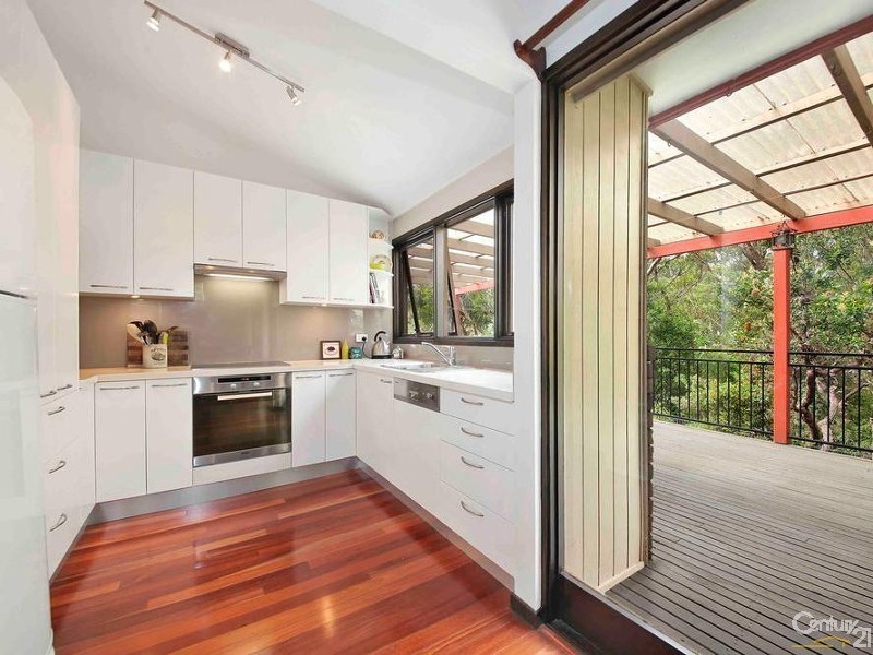 8 Tea Tree Place, Kirrawee NSW 2232
