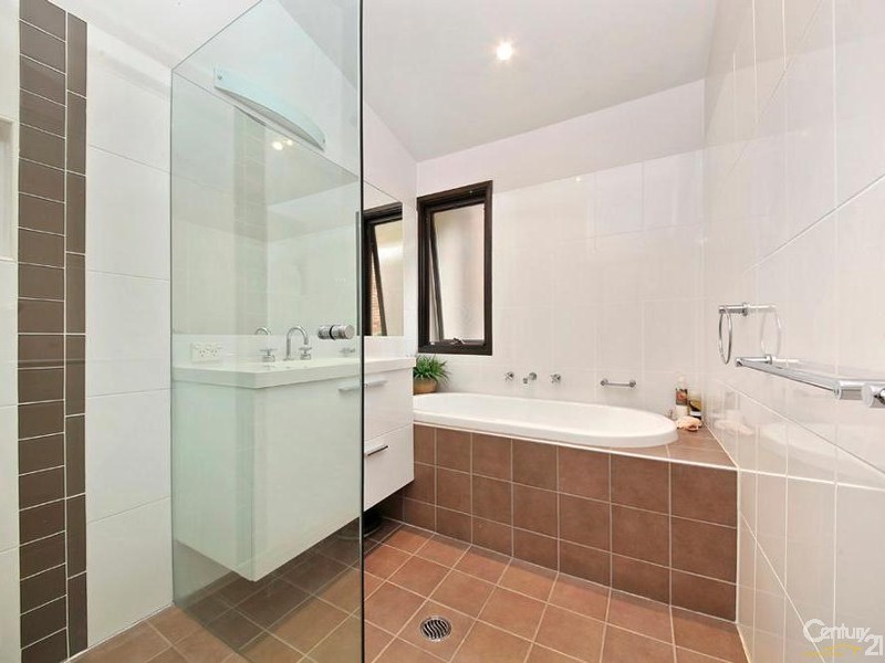 8 Tea Tree Place, Kirrawee NSW 2232