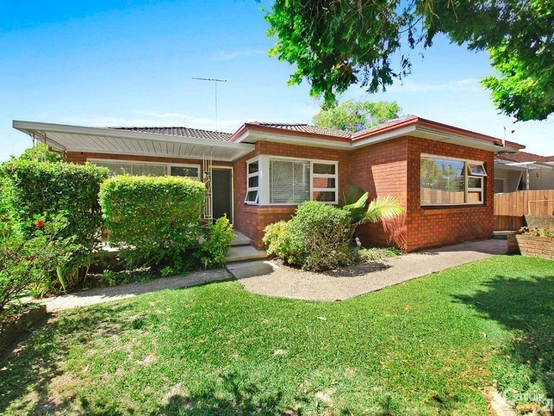 28 Gorada Avenue, Kirrawee NSW 2232