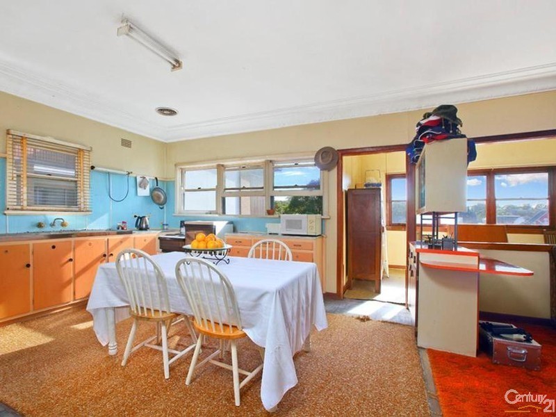 17 Easton Avenue, Sylvania NSW 2224