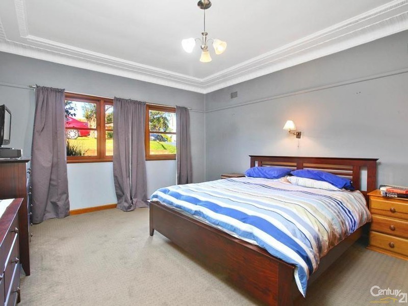 17 Easton Avenue, Sylvania NSW 2224