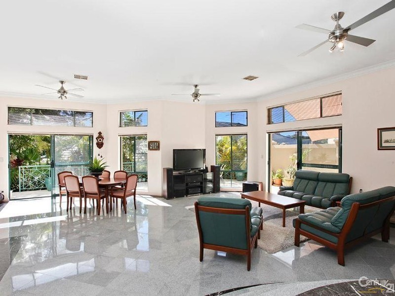 7 Glen-Ayr Avenue, Yowie Bay NSW 2228