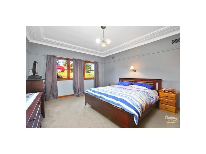 17 Easton Avenue, Sylvania NSW 2224