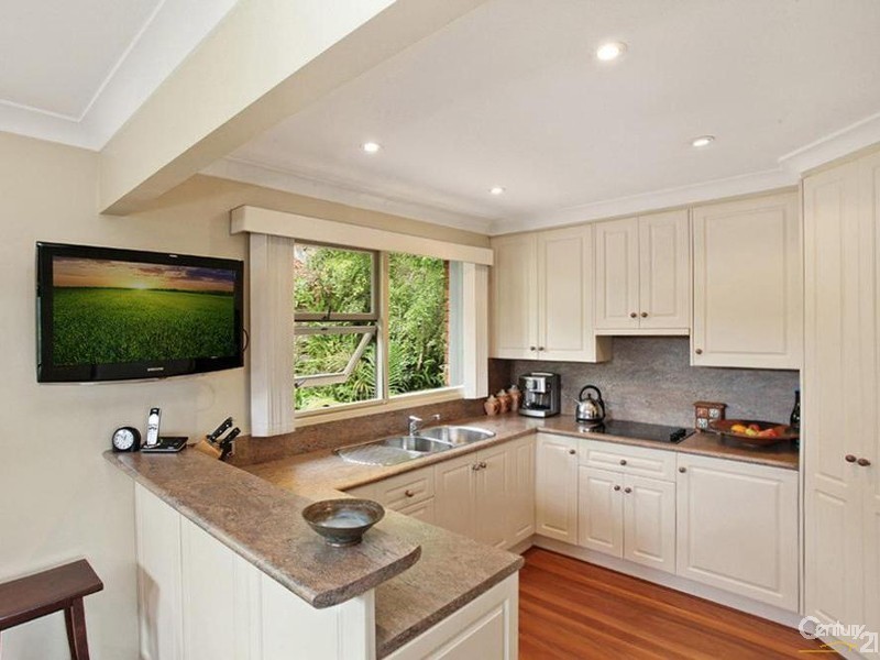 11 Nowra Place, Gymea Bay NSW 2227