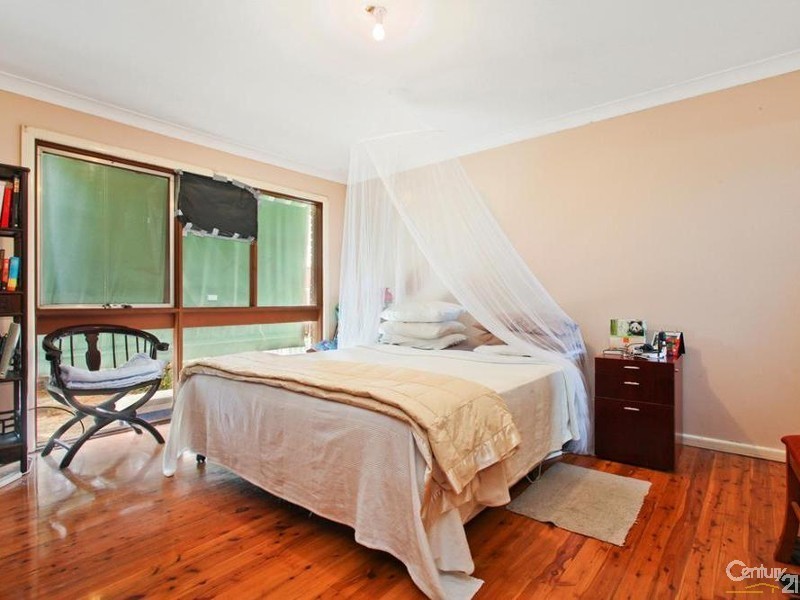 18 Seine Place, Miranda NSW 2228