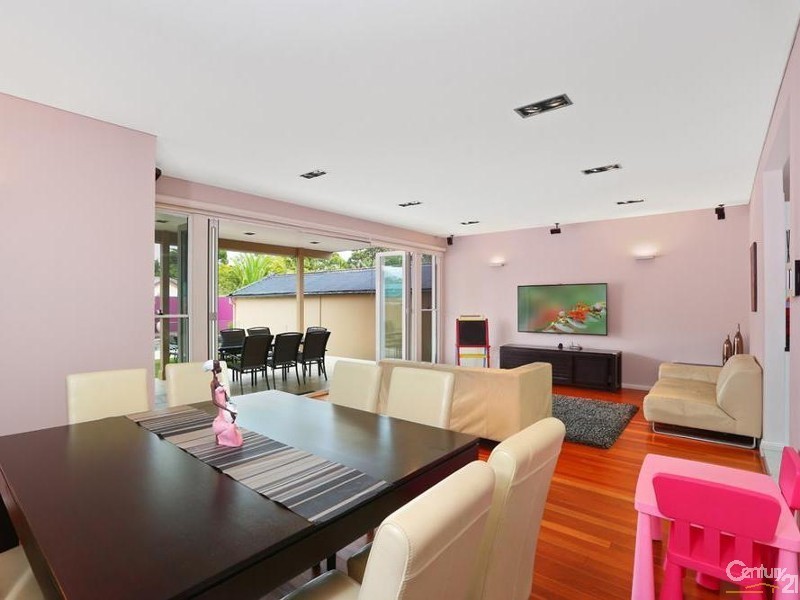 11 Milner Avenue, Kirrawee NSW 2232