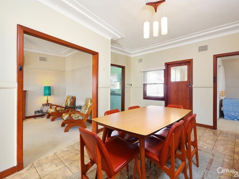 378 The Boulevarde, Kirrawee NSW 2232