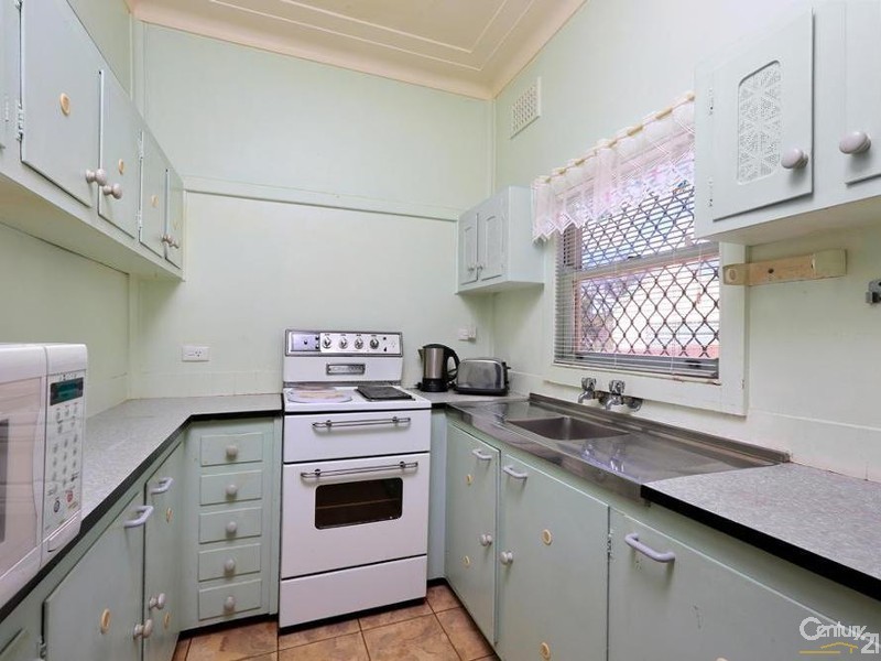 378 The Boulevarde, Kirrawee NSW 2232