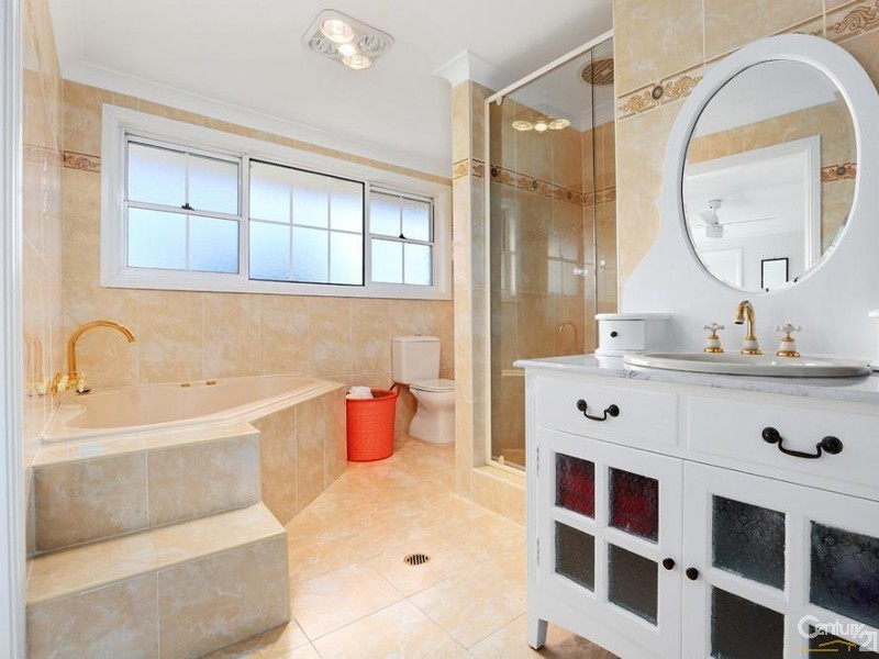 94 Sylvan Ridge Drive, Illawong NSW 2234