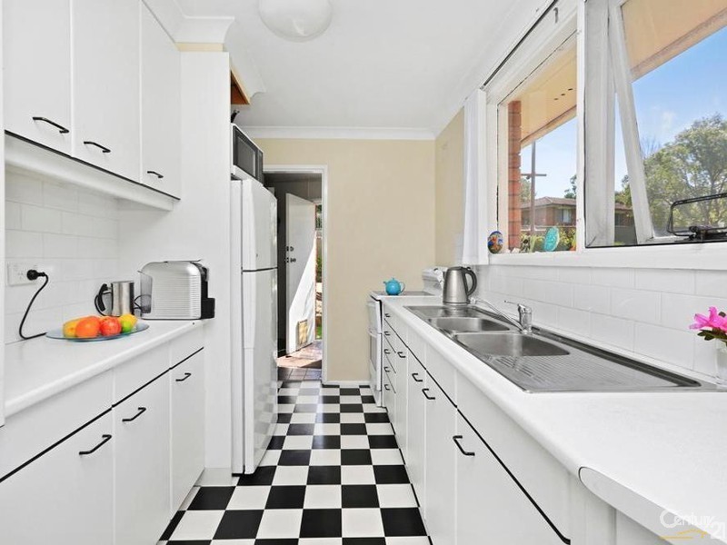 13 Wanganui Road, Kirrawee NSW 2232