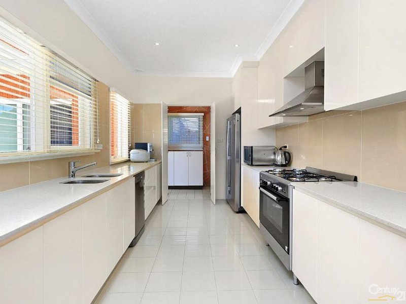 28 Graham Avenue, Miranda NSW 2228