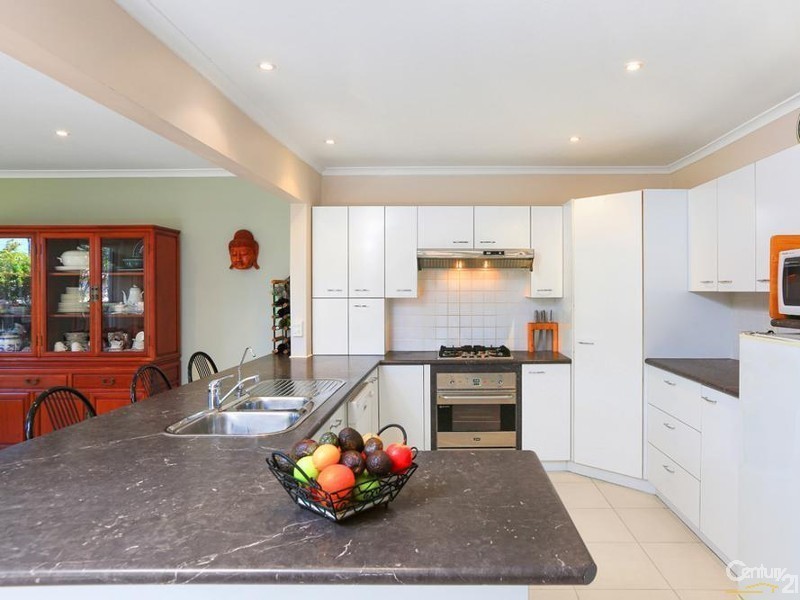 18 Girraween Avenue, Como NSW 2226