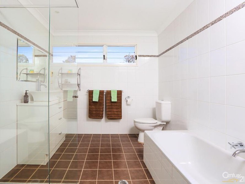 18 Girraween Avenue, Como NSW 2226