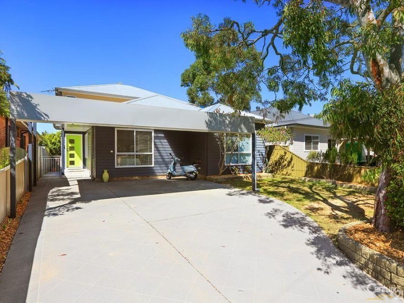 18 Girraween Avenue, Como NSW 2226